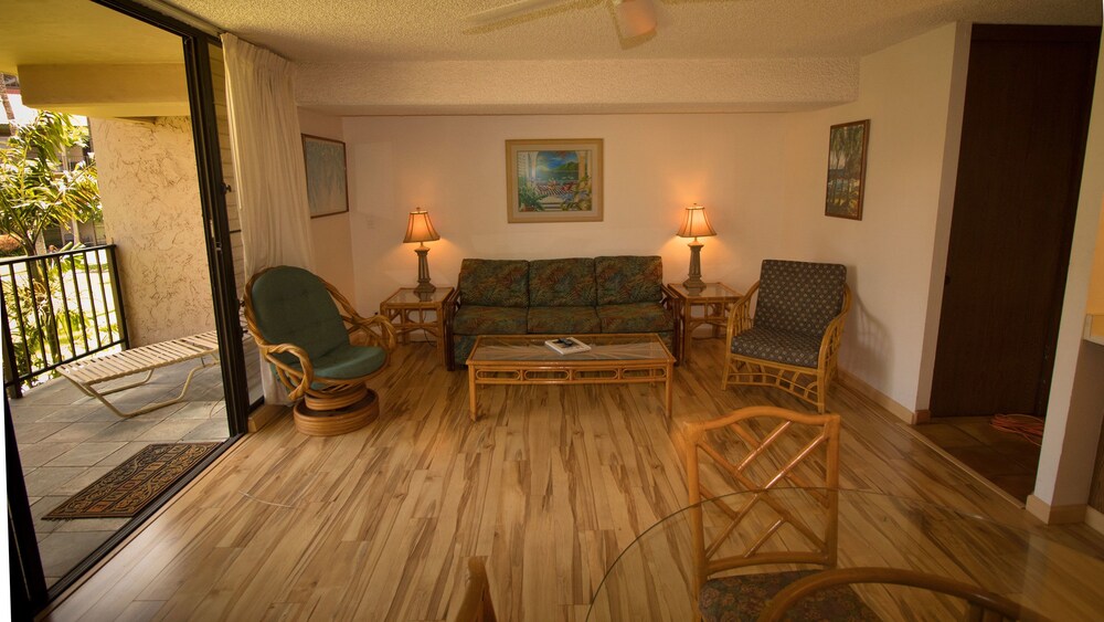 Condo, 2 Bedrooms, Partial Ocean View - Living Area