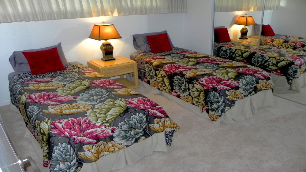 Condo, 2 Bedrooms, Ocean View - Guestroom