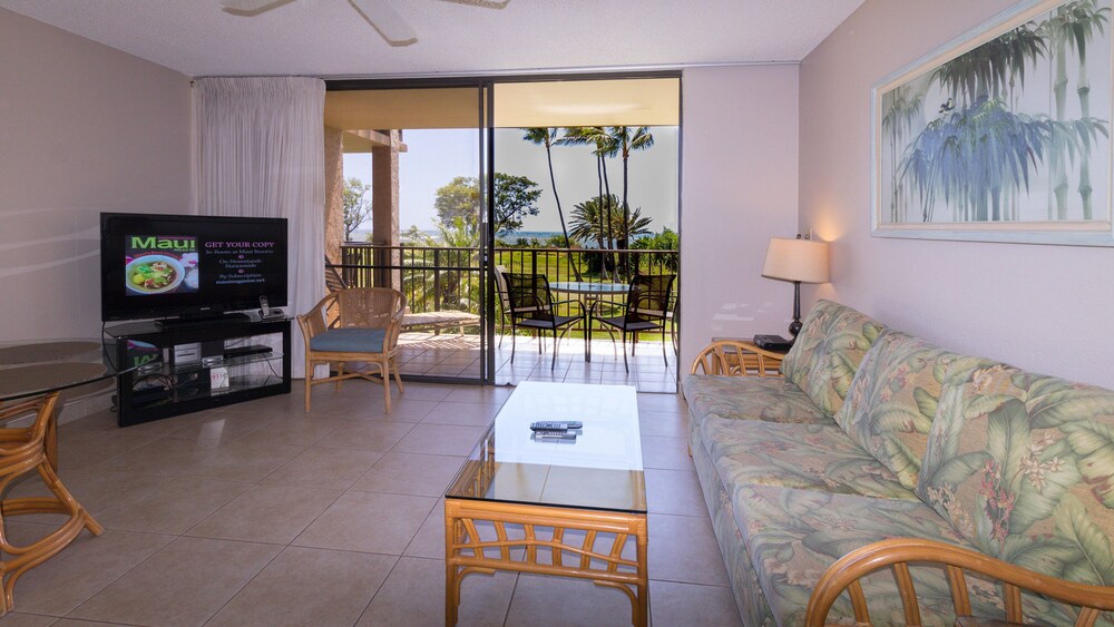 Condo, 1 Bedroom, Ocean View - Living Area