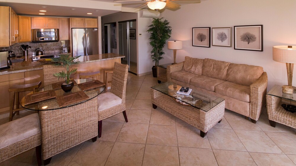 Condo, 1 Bedroom, Ocean View - Living Area