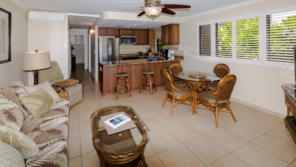 Condo, 1 Bedroom, Ocean View - Living Area