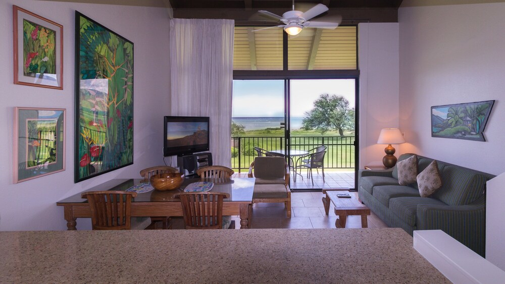 Condo, 2 Bedrooms, Ocean View - Living Area