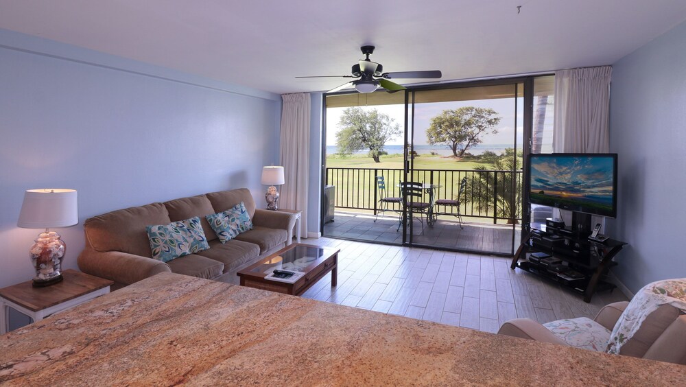 Condo, 1 Bedroom, Ocean View - Living Area