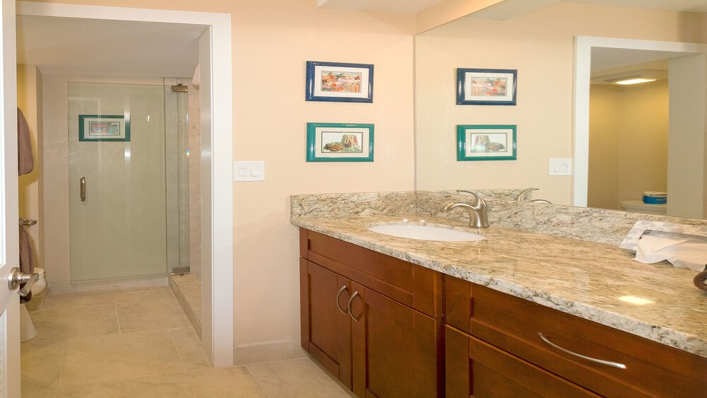 Condo, 2 Bedrooms, Ocean View - Bathroom