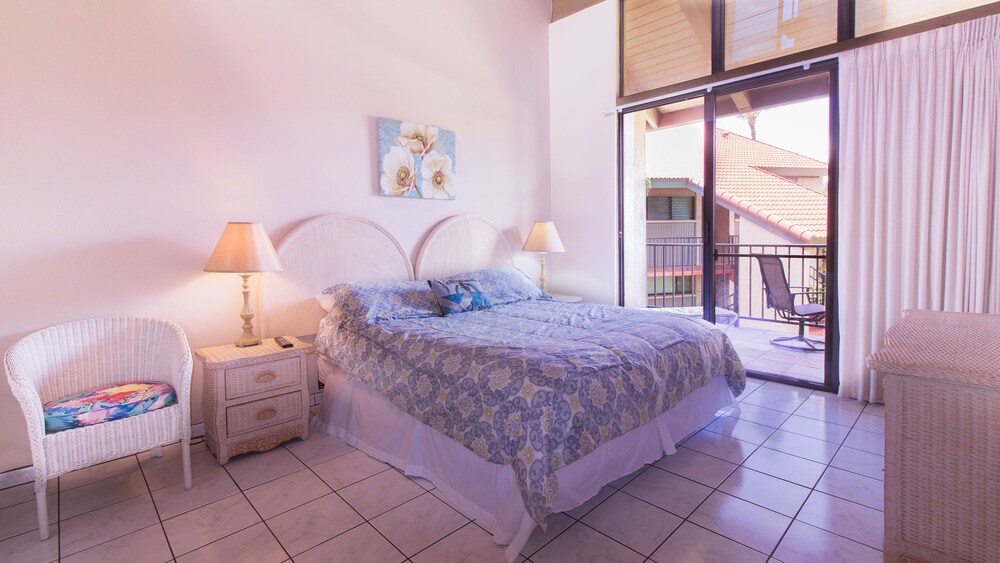 Suite, 3 Bedrooms, Partial Ocean View - Guestroom