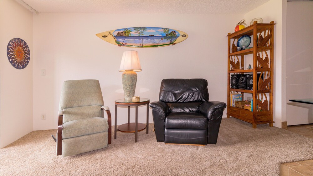 Condo, 1 Bedroom, Partial Ocean View - Living Area