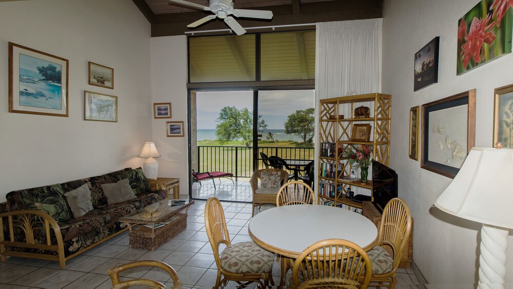 Condo, 2 Bedrooms, Ocean View - Living Area