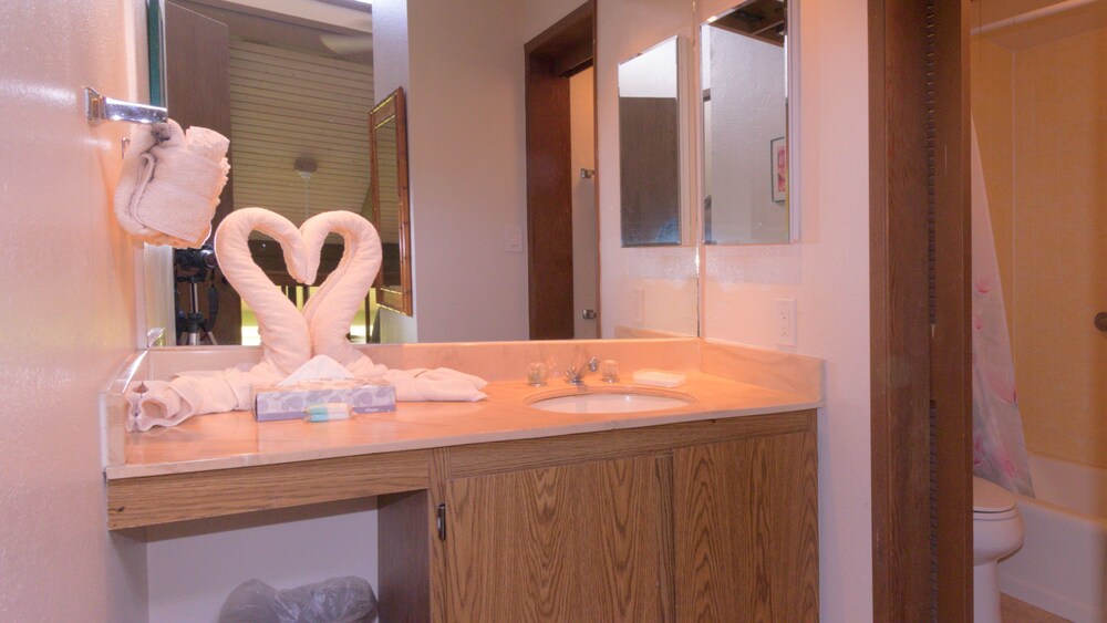 Condo, 2 Bedrooms, Ocean View - Bathroom