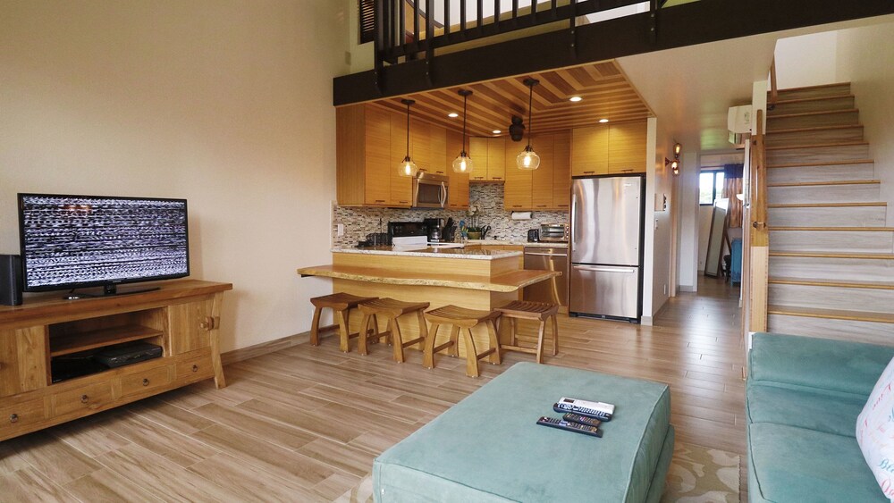 Condo, 2 Bedrooms, Partial Ocean View - Living Area