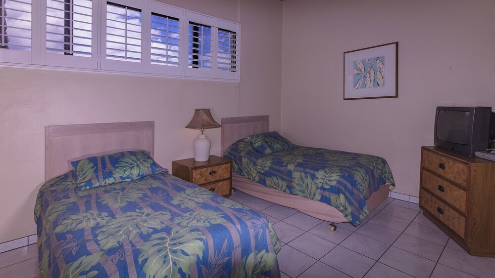 Suite, 3 Bedrooms, Partial Ocean View - Guestroom