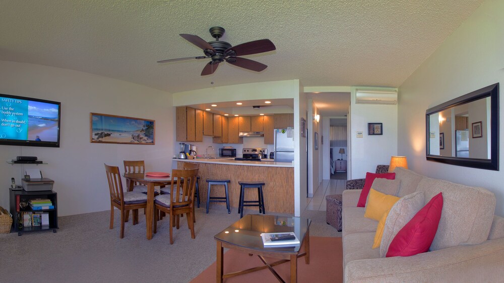 Condo, 1 Bedroom, Ocean View - Living Area