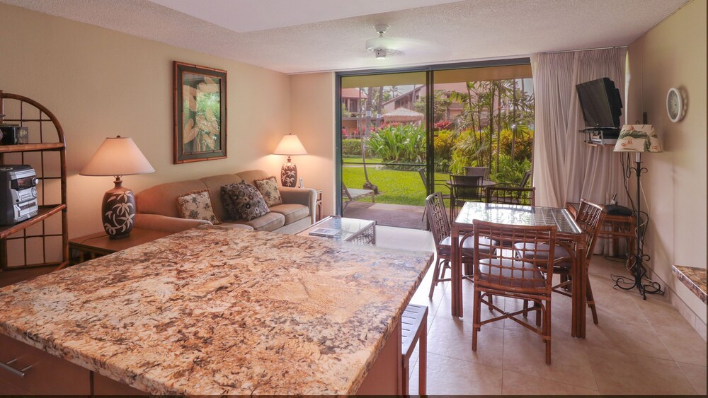 Condo, 2 Bedrooms, Garden View - Living Area