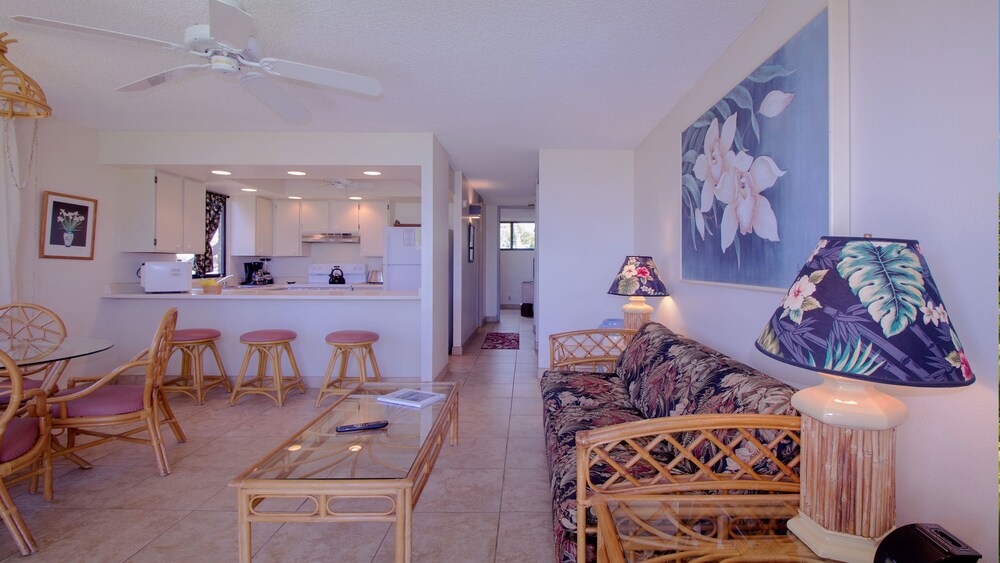 Condo, 1 Bedroom, Ocean View - Living Area