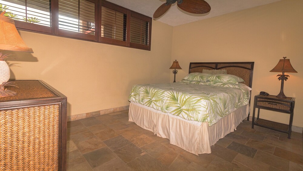 Condo, 1 Bedroom, Partial Ocean View - Guestroom
