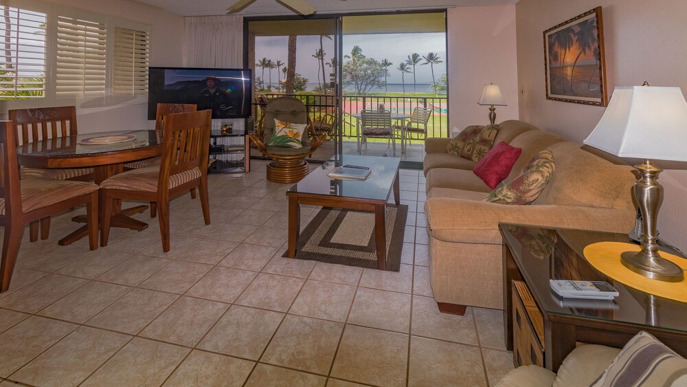 Condo, 1 Bedroom, Ocean View - Living Area