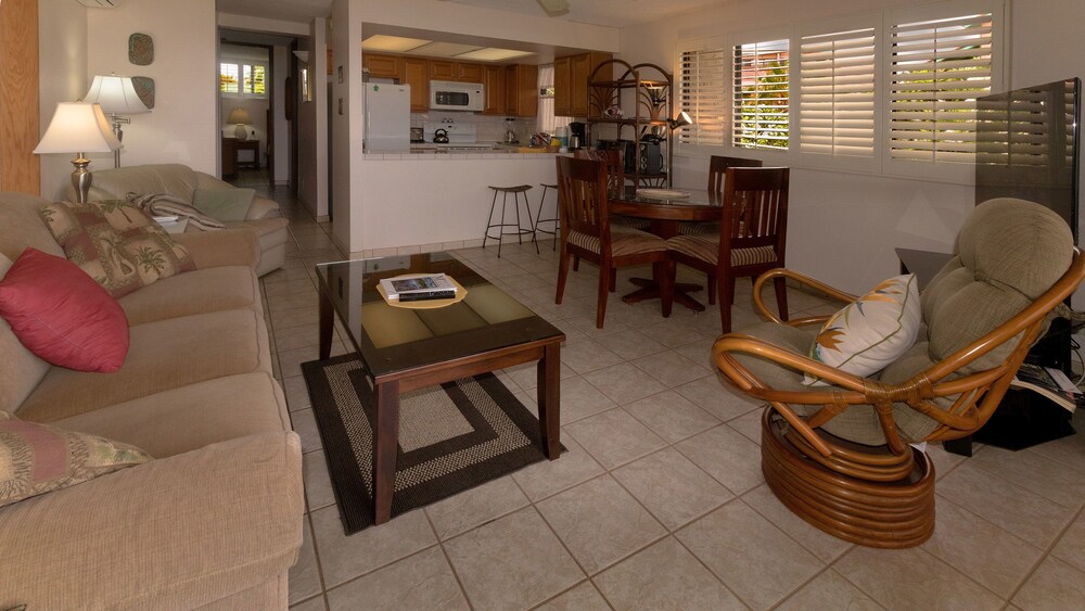 Condo, 1 Bedroom, Ocean View - Living Area