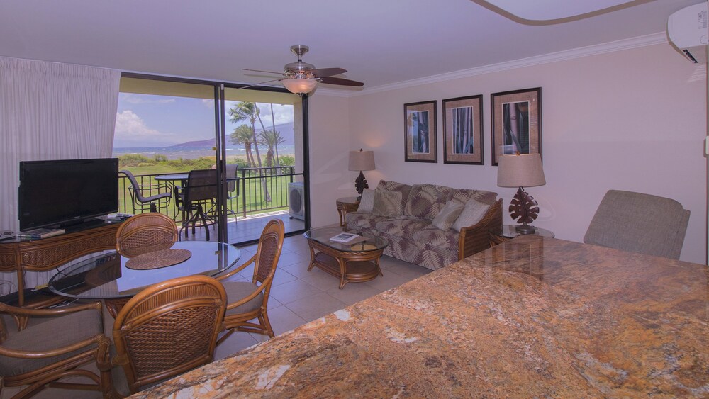 Condo, 1 Bedroom, Ocean View - Living Area