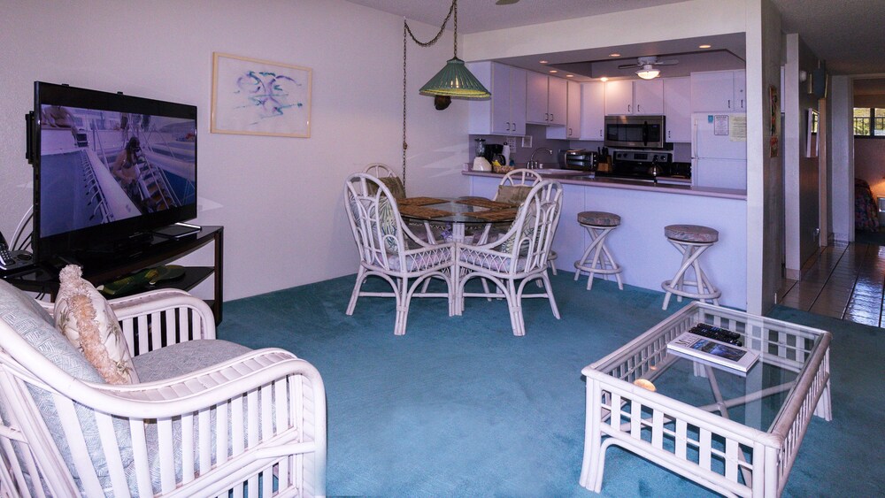 Condo, 1 Bedroom, Ocean View - Living Area