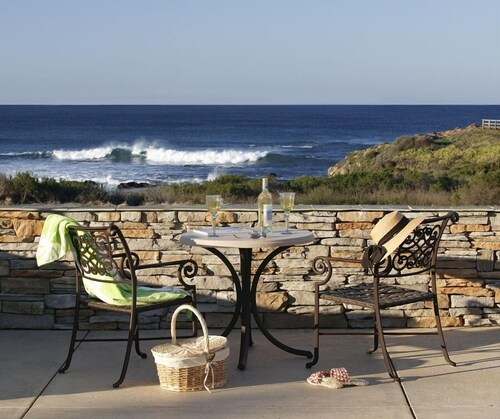 Fireside Inn on Moonstone Beach