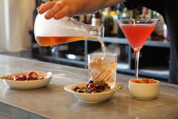 Hotel Bar