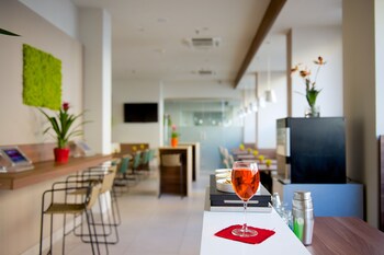 Hotel Bar
