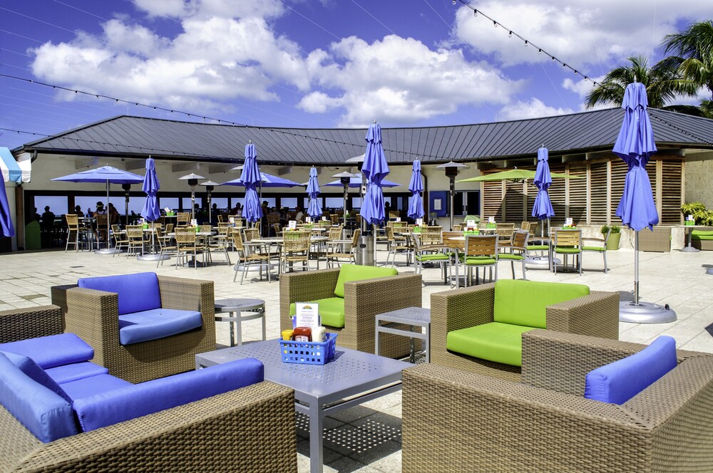 Hotel Bar