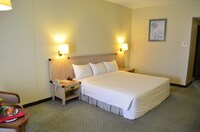Deluxe River View (Non-Smoking Room)