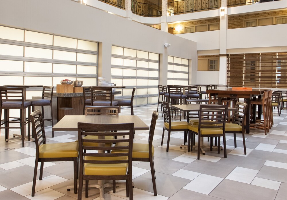 Food Court