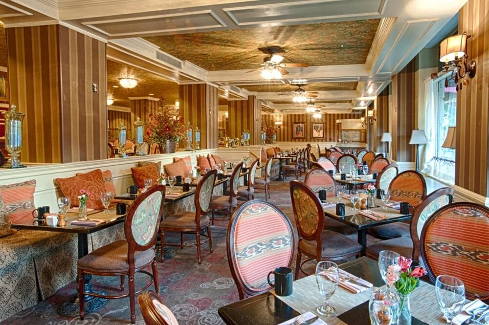 Food Court