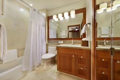 Suite, 1 Bedroom, Oceanfront - Bathroom
