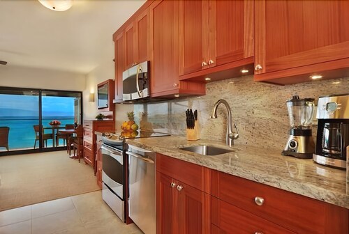 Suite, 1 Bedroom, Oceanfront - Private Kitchen