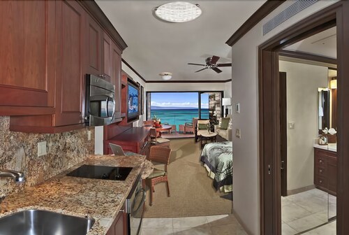 Suite, 1 Bedroom, Oceanfront - Private Kitchen