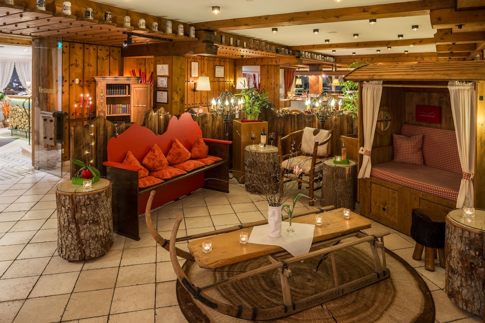 Hotel Lounge
