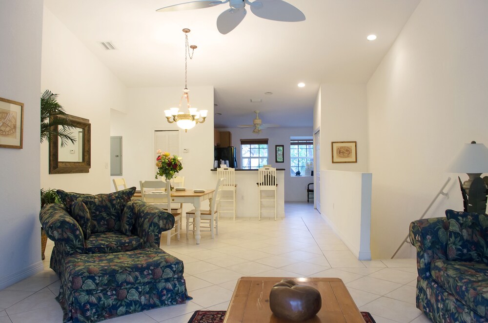 Two-bedroom Hammock View Townhome - In-Room Dining