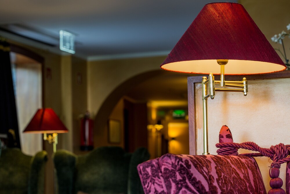 Hotel Lounge