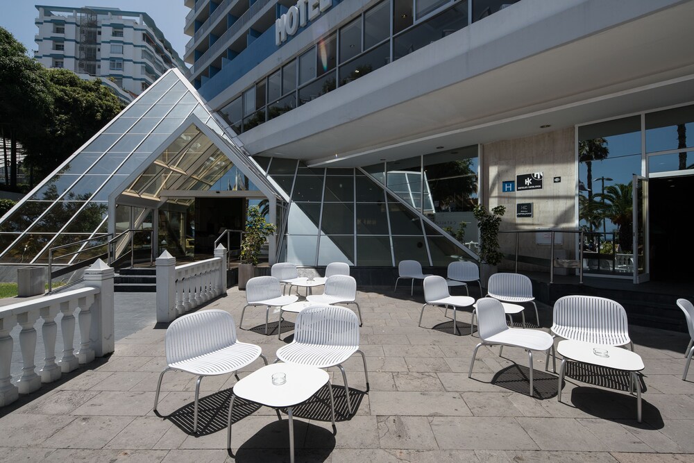 Hotel Bar