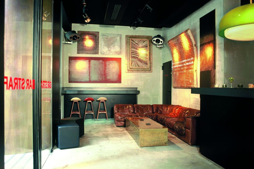 Hotel Bar