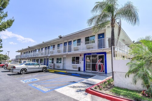 Motel 6 Fontana, CA