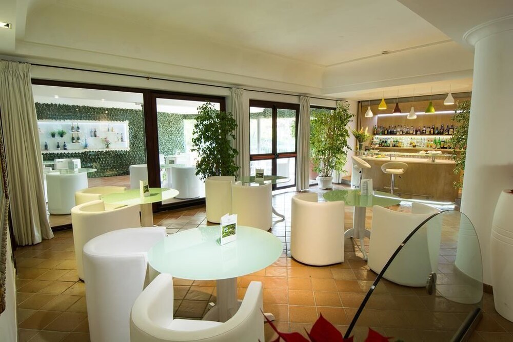 Hotel Lounge