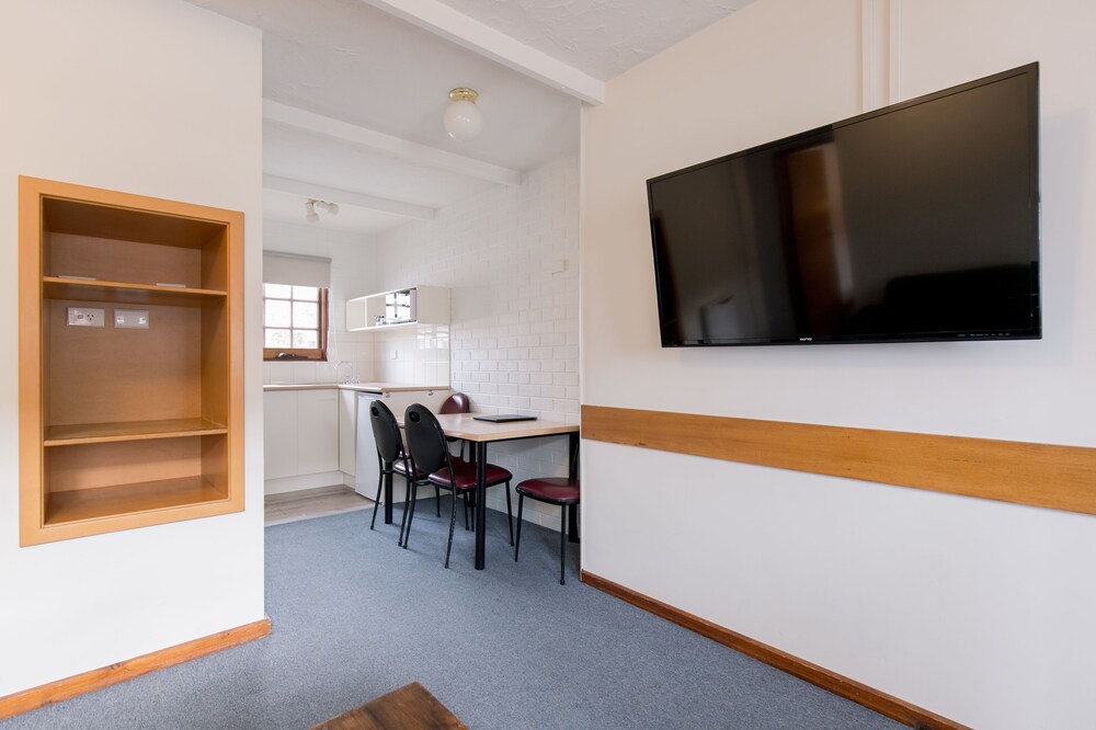 Standard Two Bedroom Apartment - In-Room Dining