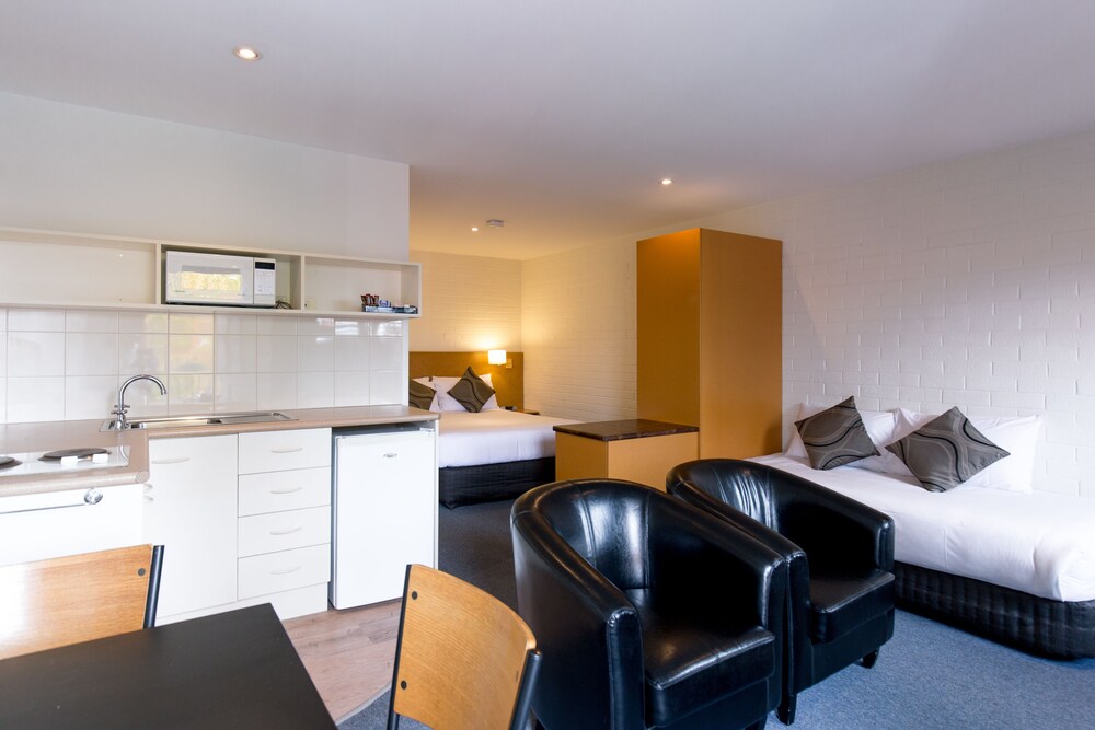 Executive Studio Apartment - In-Room Kitchenette