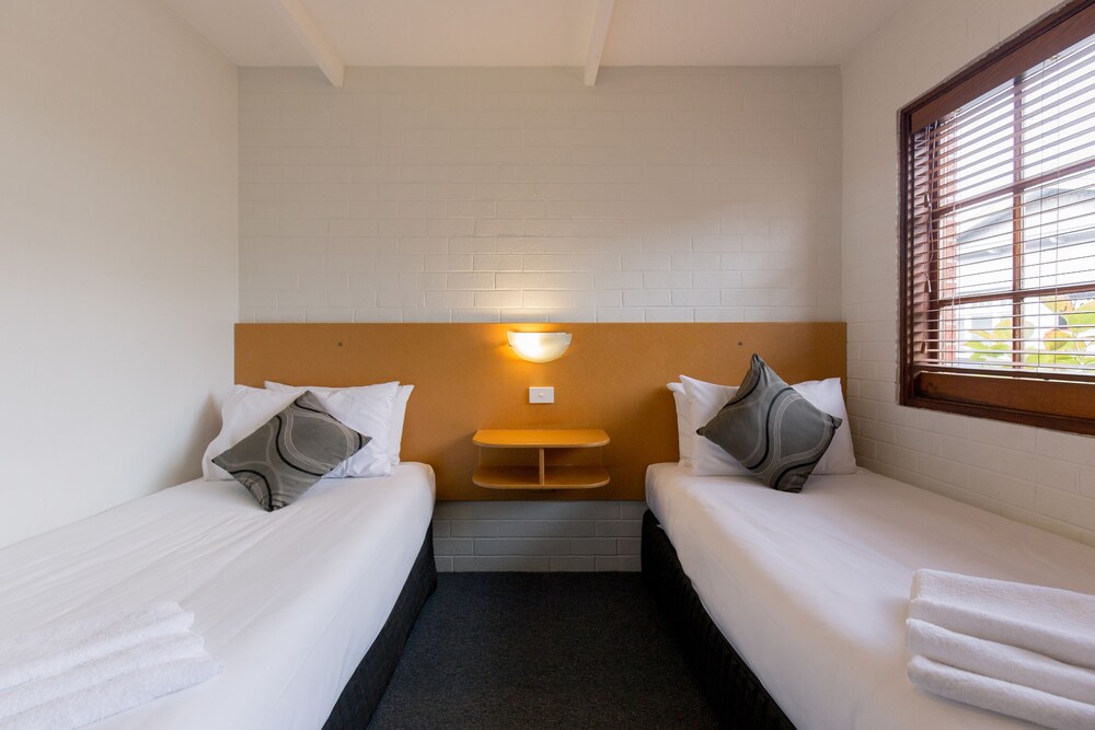 Standard Two Bedroom Apartment - Guestroom