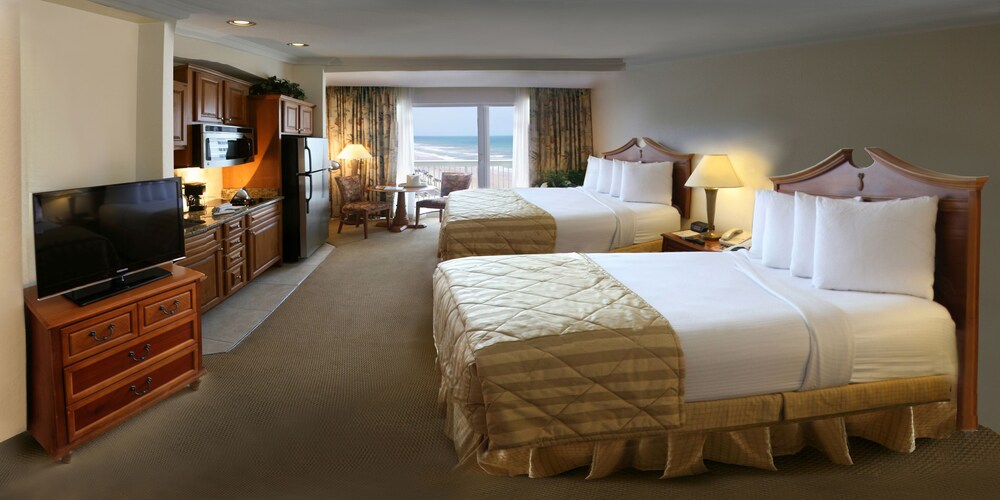 Executive Studio, 2 Queen Beds, Ocean View - Guestroom