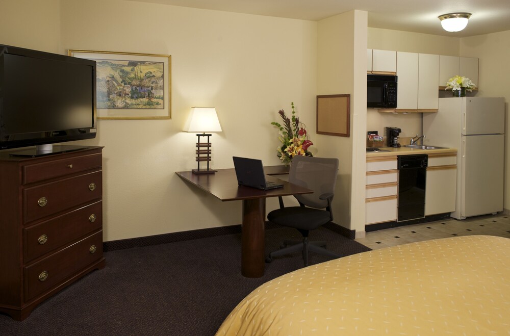 Room, Larkspur Landing Sacramento - An All-Suite Hotel