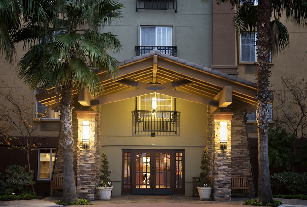 Exterior, Larkspur Landing Sacramento - An All-Suite Hotel