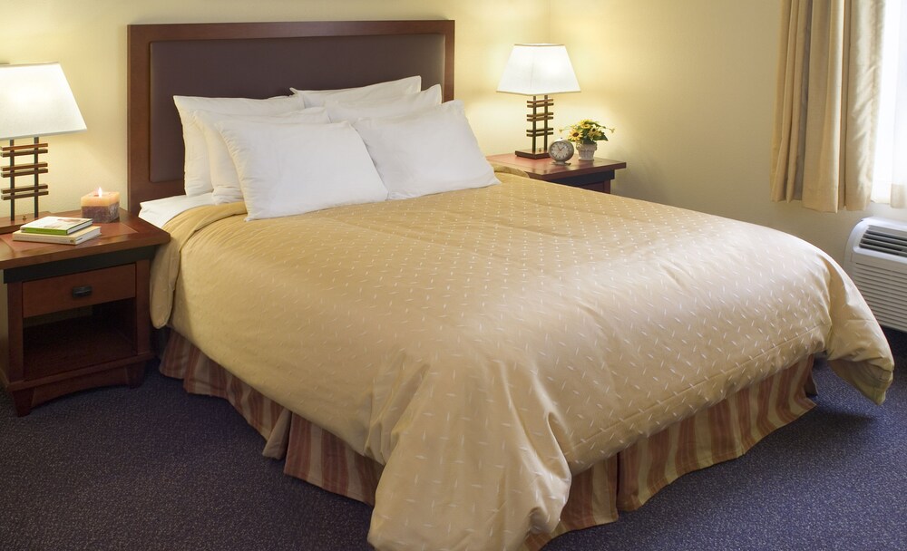 Room, Larkspur Landing Sacramento - An All-Suite Hotel