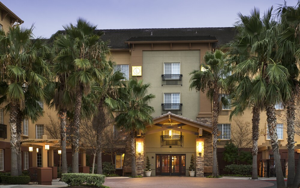 Exterior, Larkspur Landing Sacramento - An All-Suite Hotel