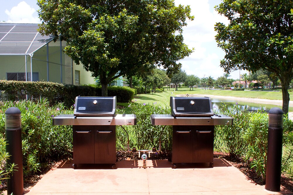 BBQ/picnic area, Summer Bay Orlando by Exploria Resorts