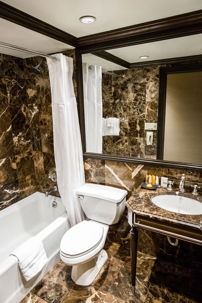 Bathroom, The Belvedere Hotel