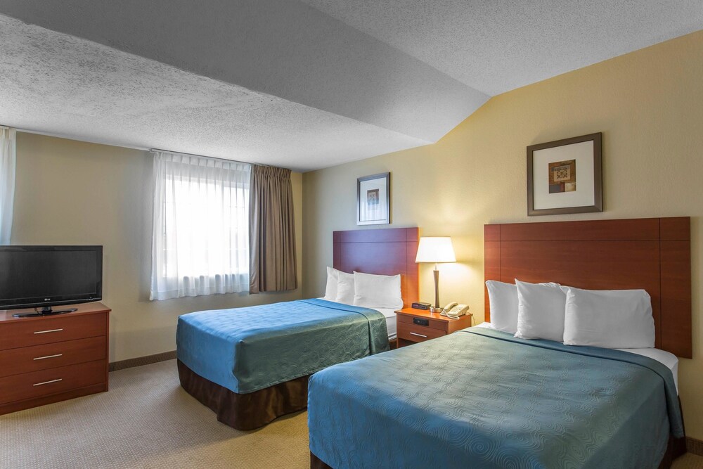 Suite, 2 Double Beds, Non Smoking - Guestroom